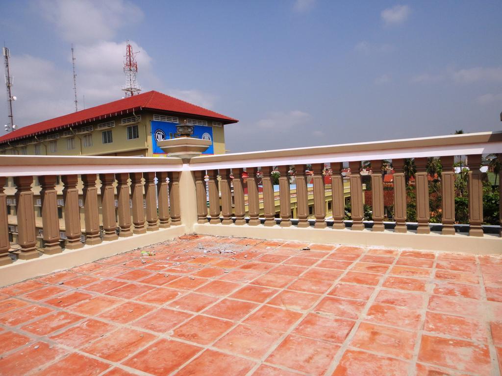Borey Vatanac Guesthouse Kampot Buitenkant foto