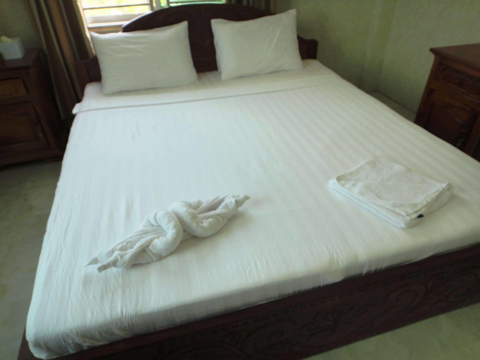 Borey Vatanac Guesthouse Kampot Buitenkant foto