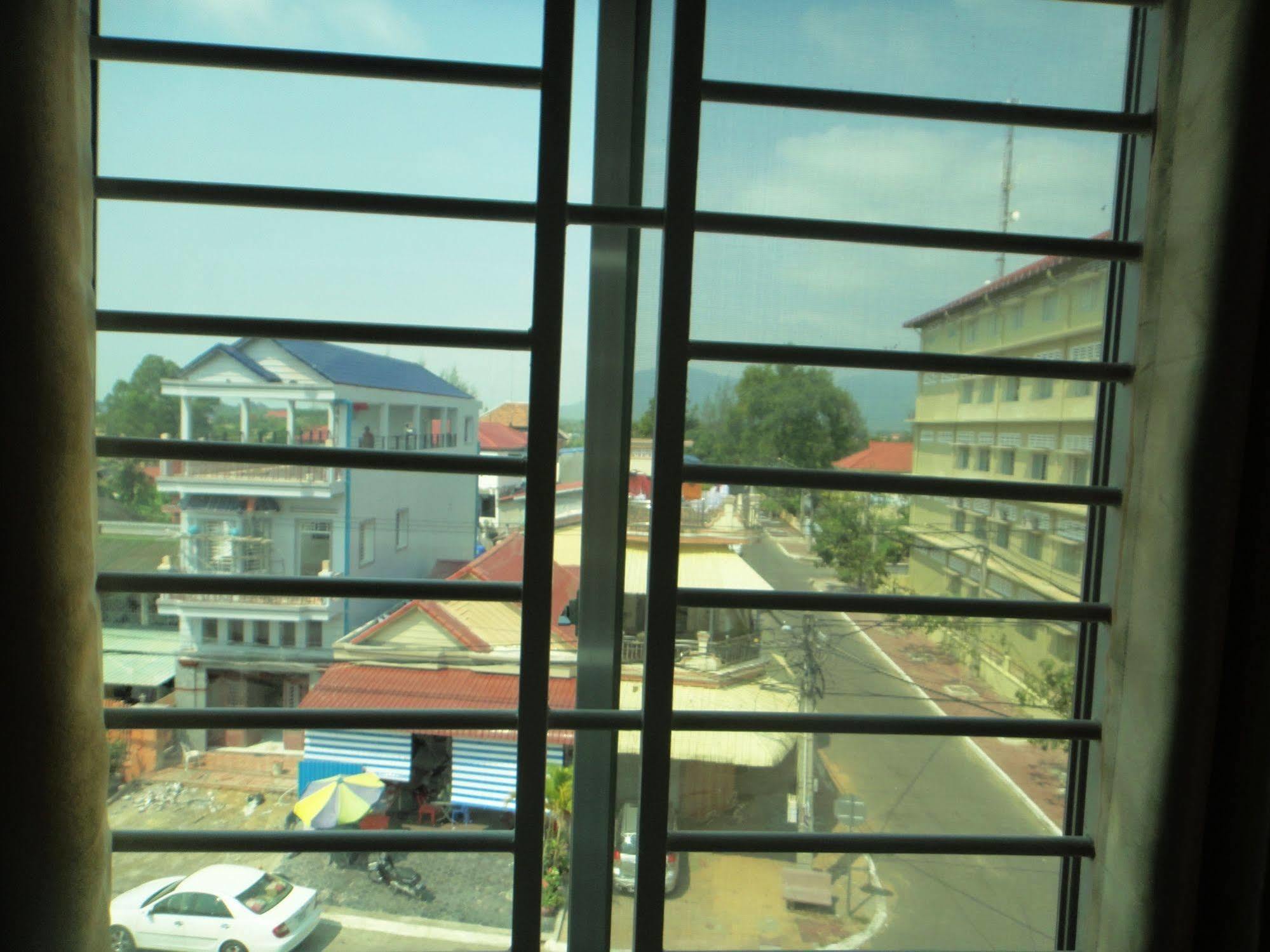 Borey Vatanac Guesthouse Kampot Buitenkant foto